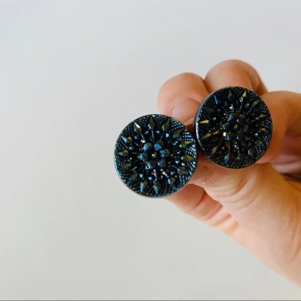 VINTAGE Glass Button Earrings -Beautiful Condition‎